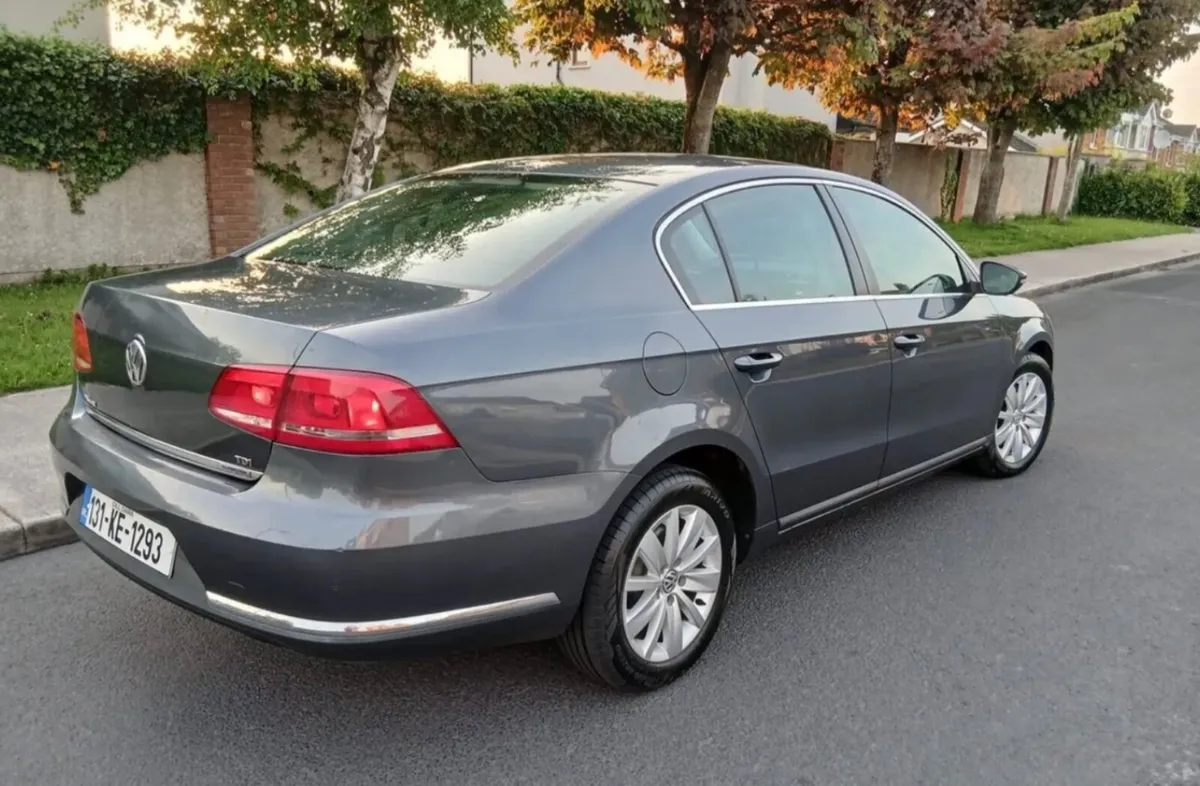 Volkswagen Passat 2013 - Image 3