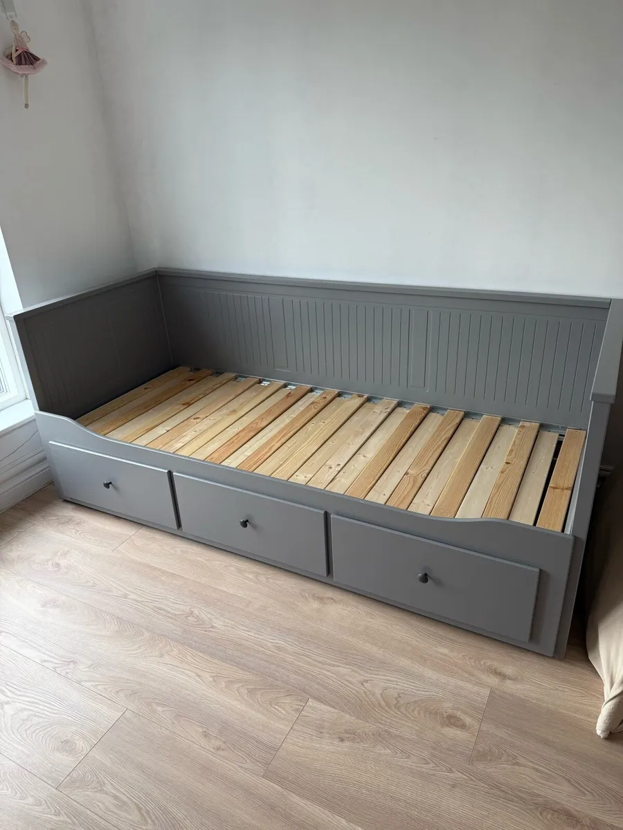 HEMNES Day-Bed frame with 3 drawers - Image 1