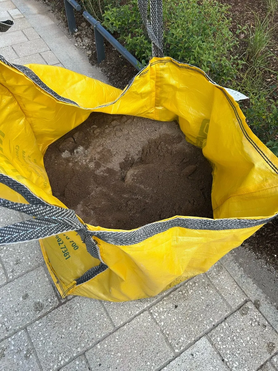 Sand and cement - Image 1