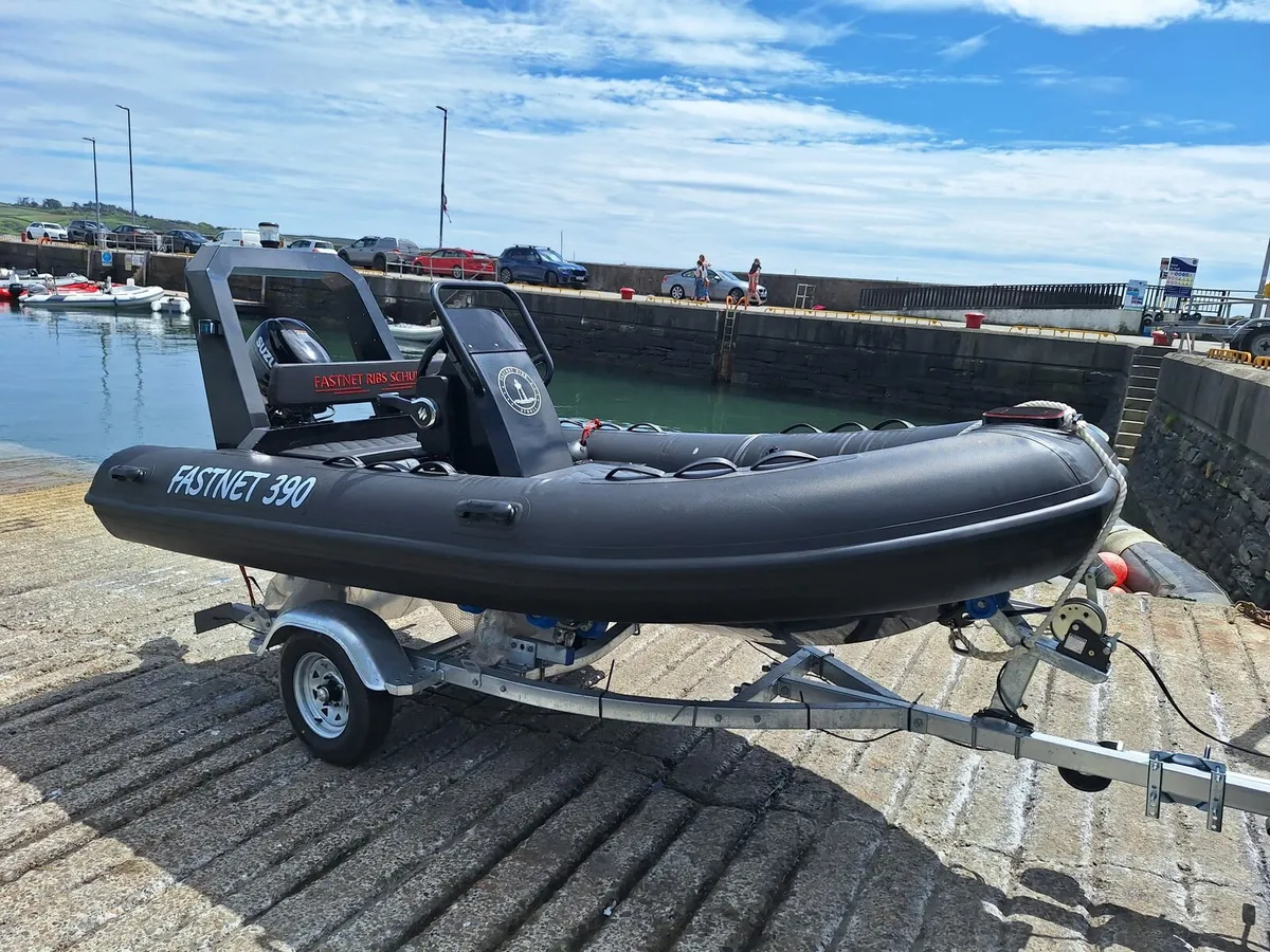Fastnet 3.9 Rib - Image 3