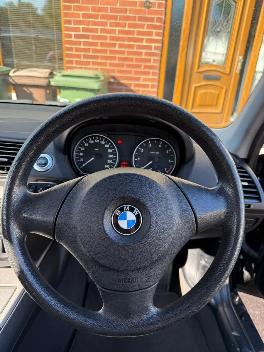 BMW 1 series - Image 2