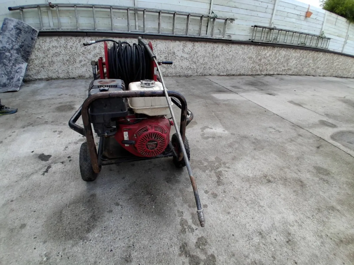 13HP Honda power washer - Image 1