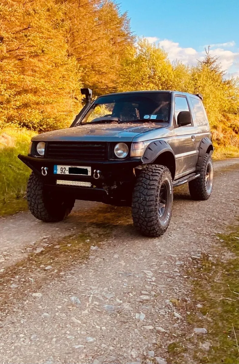 1992 Mitsubishi Pajero - Image 1