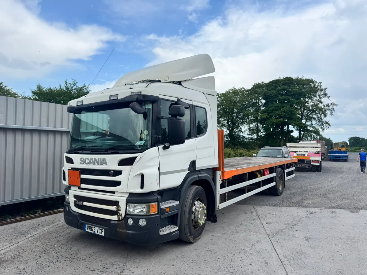 141 Scania P230 Sleeper Cab Great spec low Kms**** - Image 4