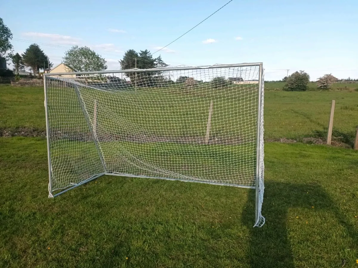Children's soccer goalposts - Image 2