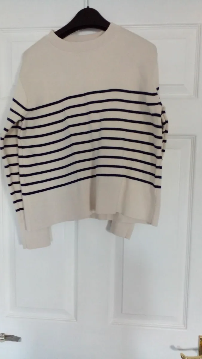 beige striped jumper - Image 4