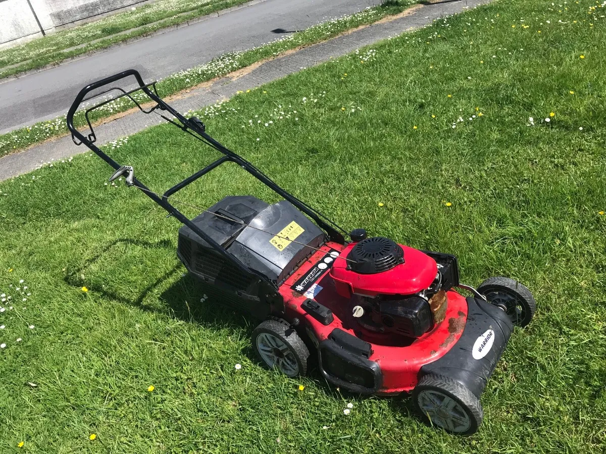 Lawnmower Honda engine - Image 4
