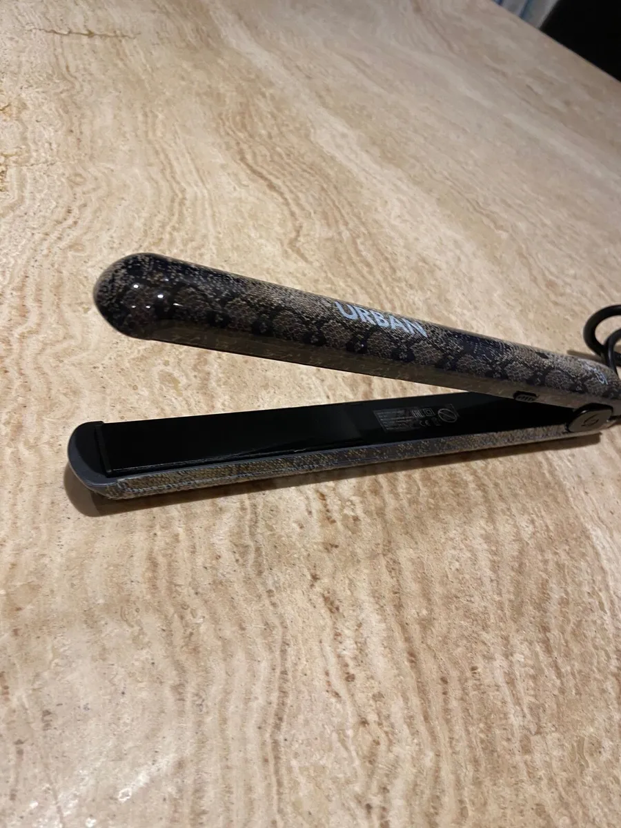 Hair Straightener / Iron - Image 2