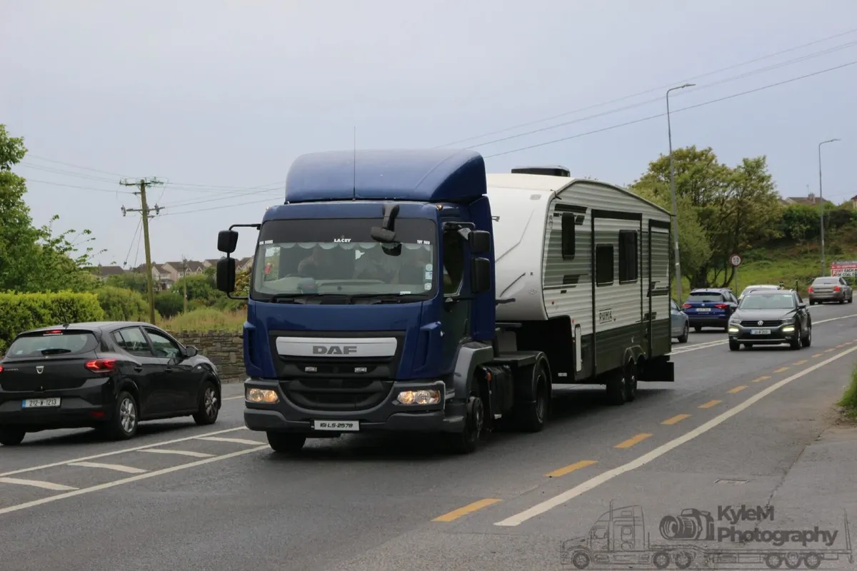 DAF urban tractor unit - Image 1