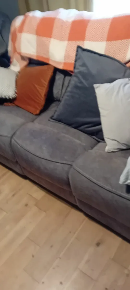 3 piece recliner - Image 3