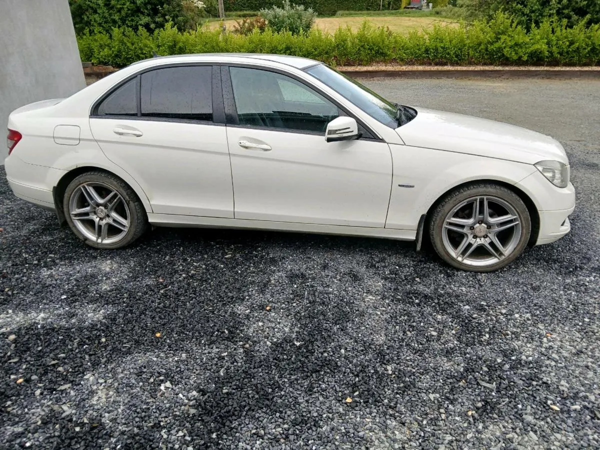 Mercedes C200 - Image 3