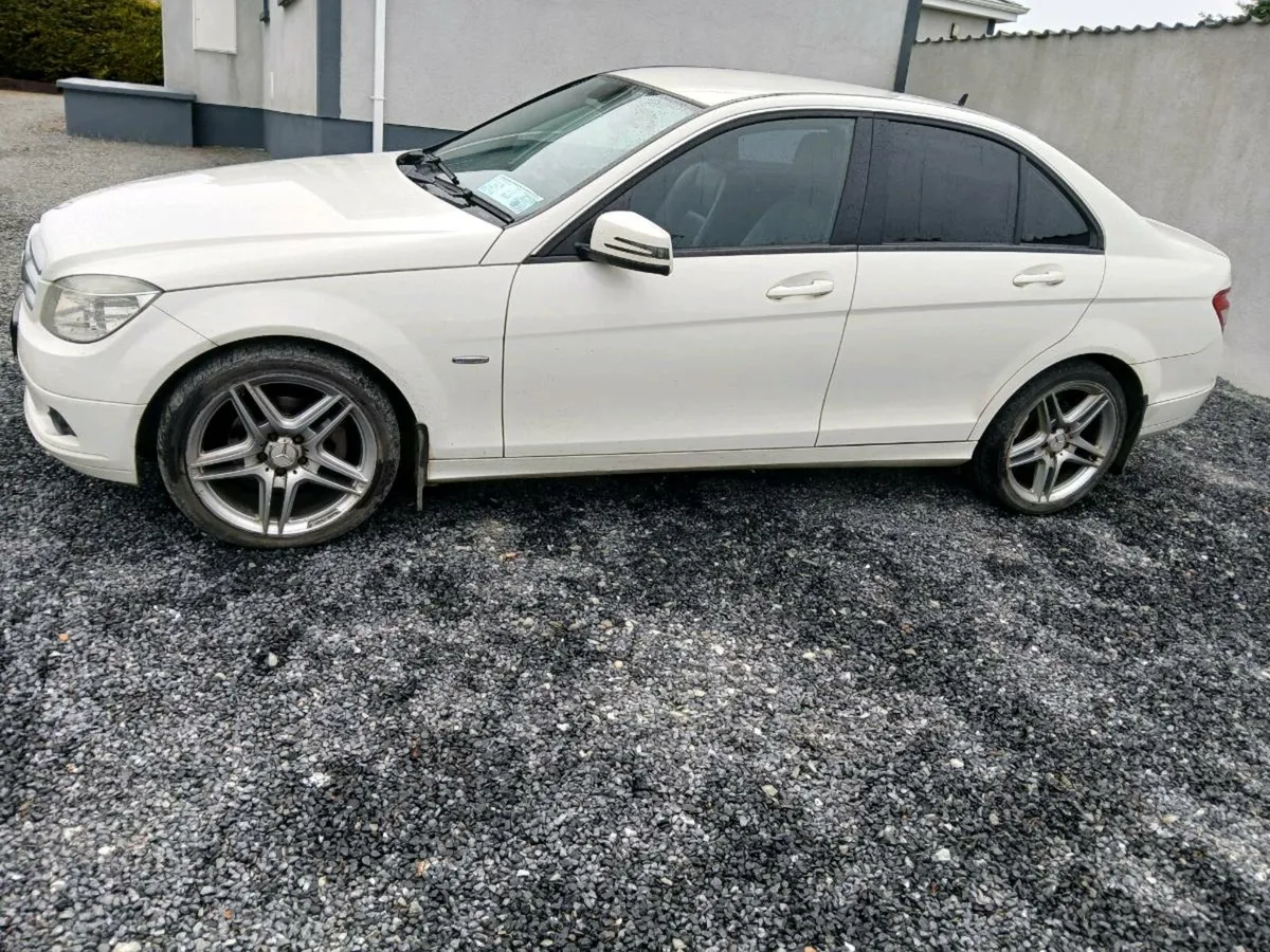 Mercedes C200 - Image 4