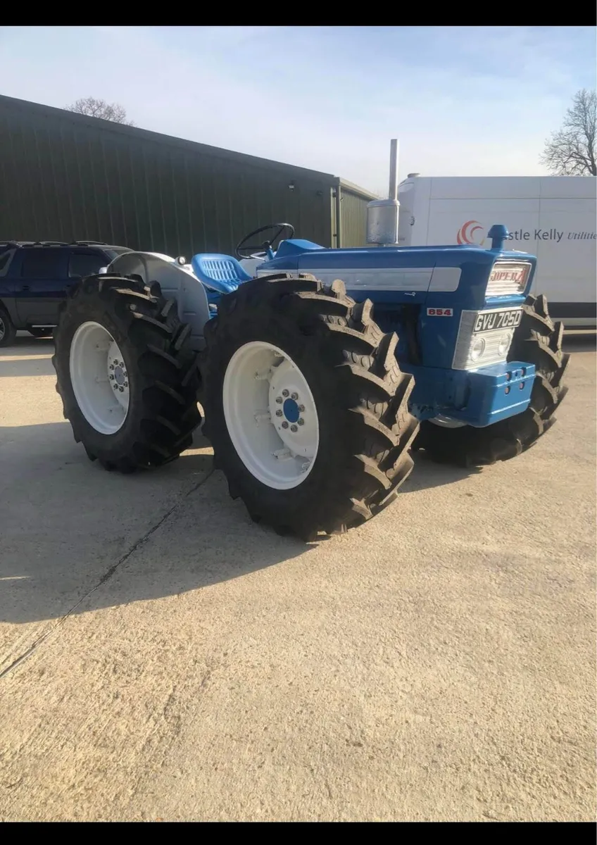 Super 4 - Image 1