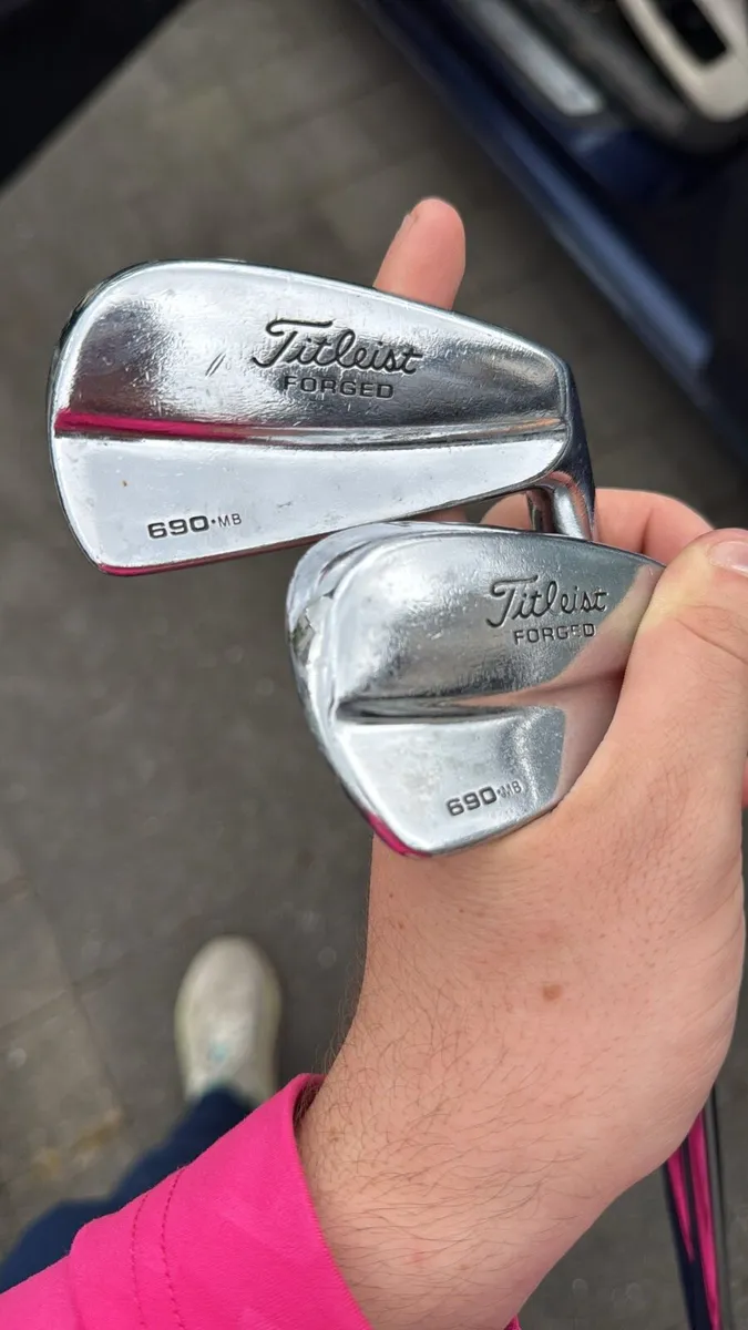 Titleist 690MB 3-9 Iron - Image 1