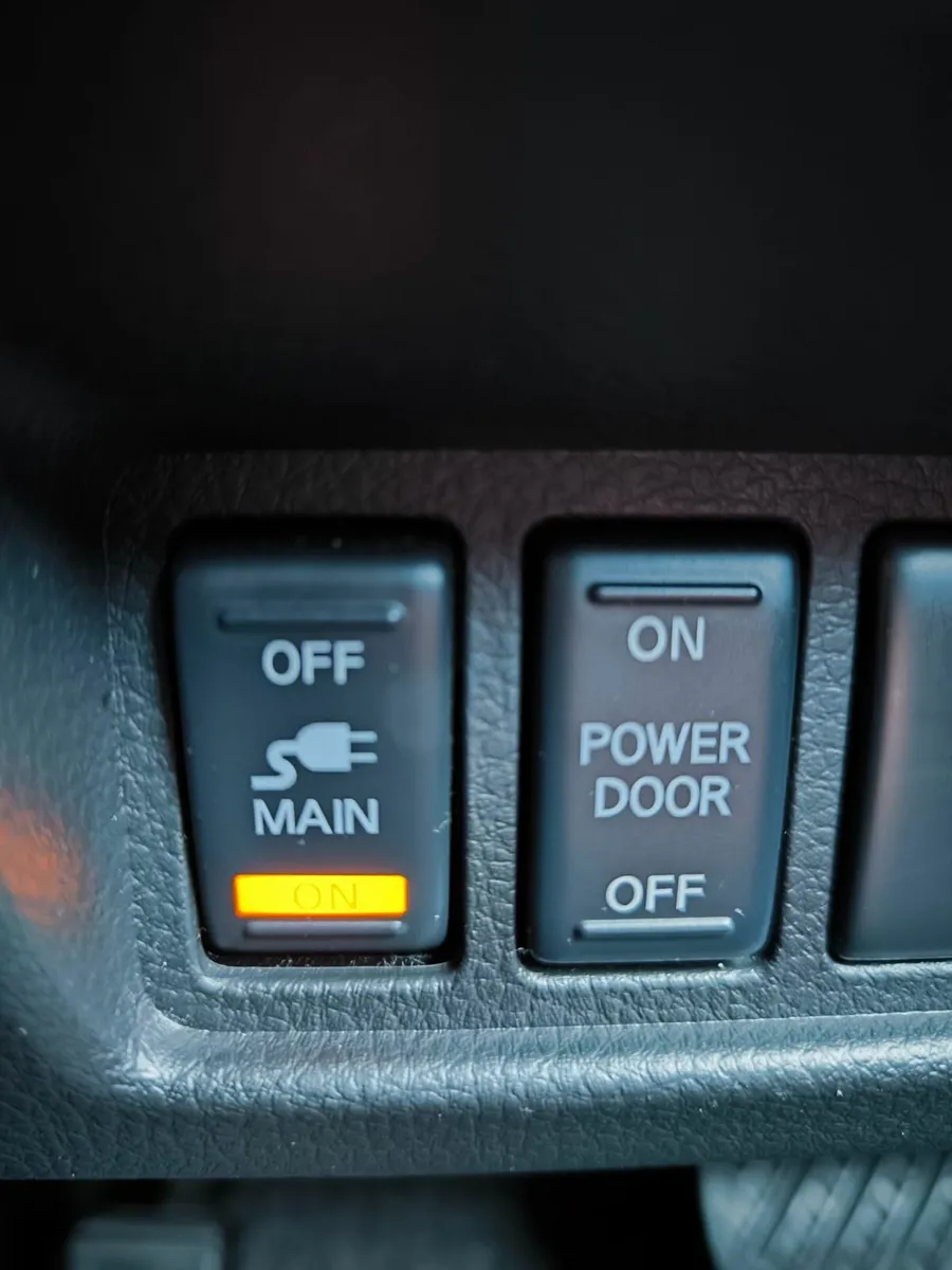 Nissan Serena 2015 2.0 8 SEAT Automatic Hybrid - Image 4
