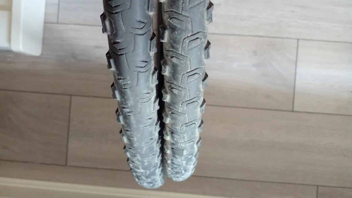 Giant bicycle tyres - Image 2