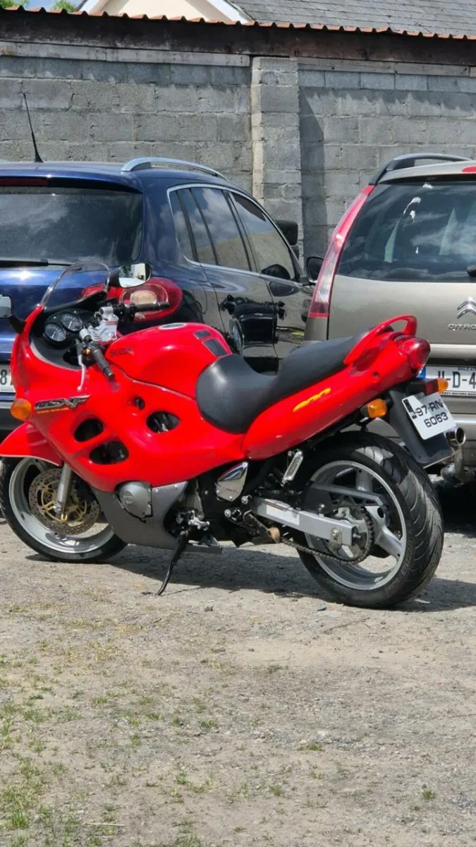 1997 SUZUKI GSXF 600 MINT CON LOW KM 24K 1 OWNER - Image 2