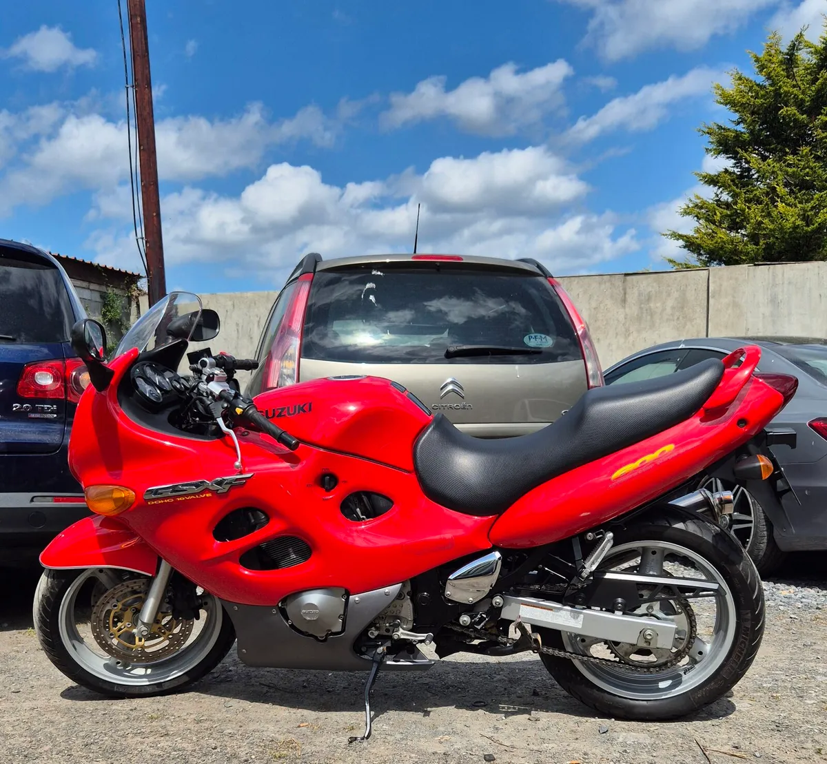 1997 SUZUKI GSXF 600 MINT CON LOW KM 24K 1 OWNER - Image 3