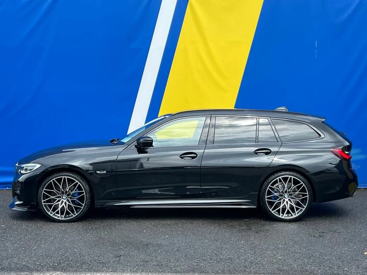 BMW 3-Series 330e M-SPORT COMPETITION PACK TOURING - Image 3