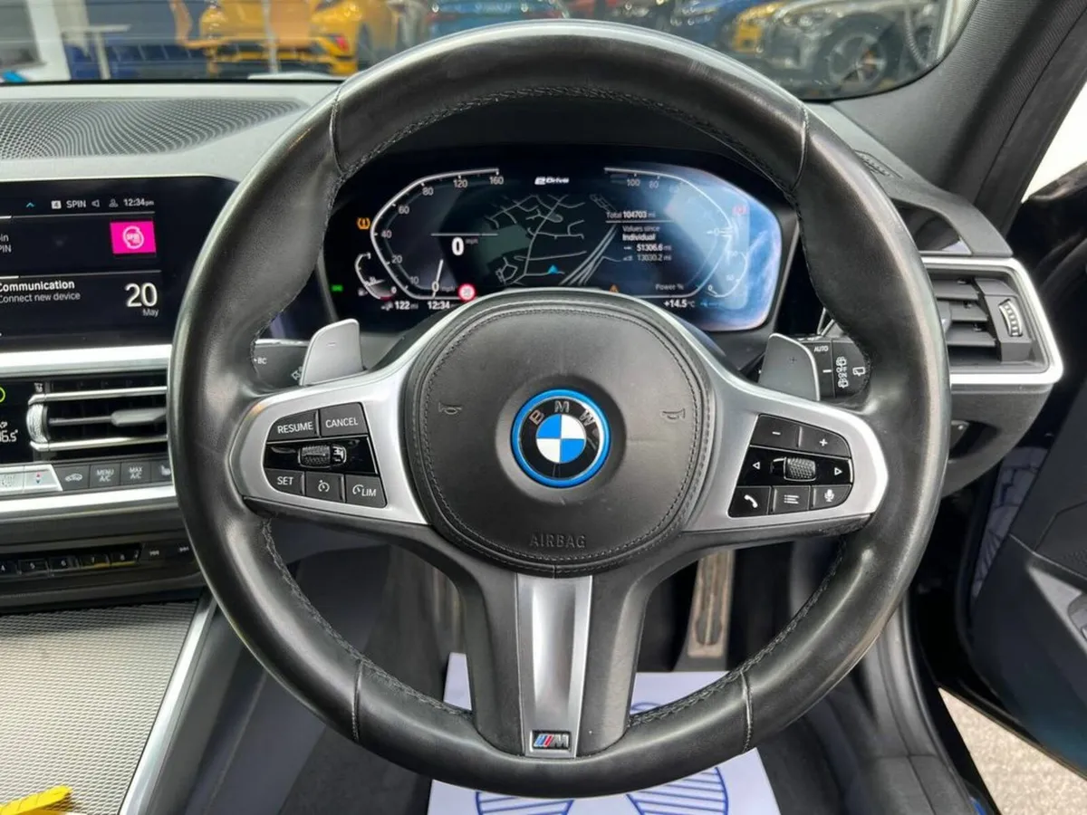 BMW 3-Series 330e M-SPORT COMPETITION PACK TOURING - Image 4
