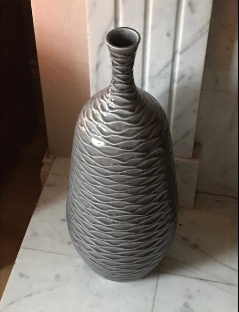 Kelly Hoppen studio piece 22” - Image 2