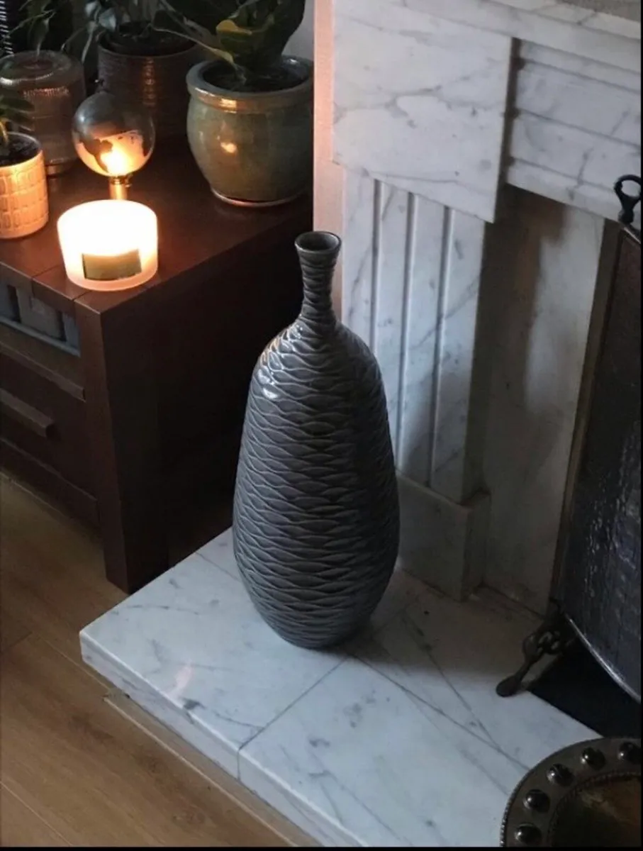 Kelly Hoppen studio piece 22” - Image 3