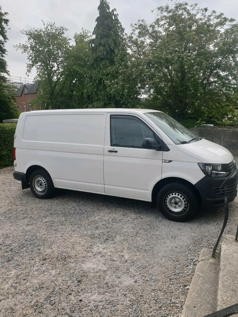 Volkswagen Transporter 2017 - Image 1