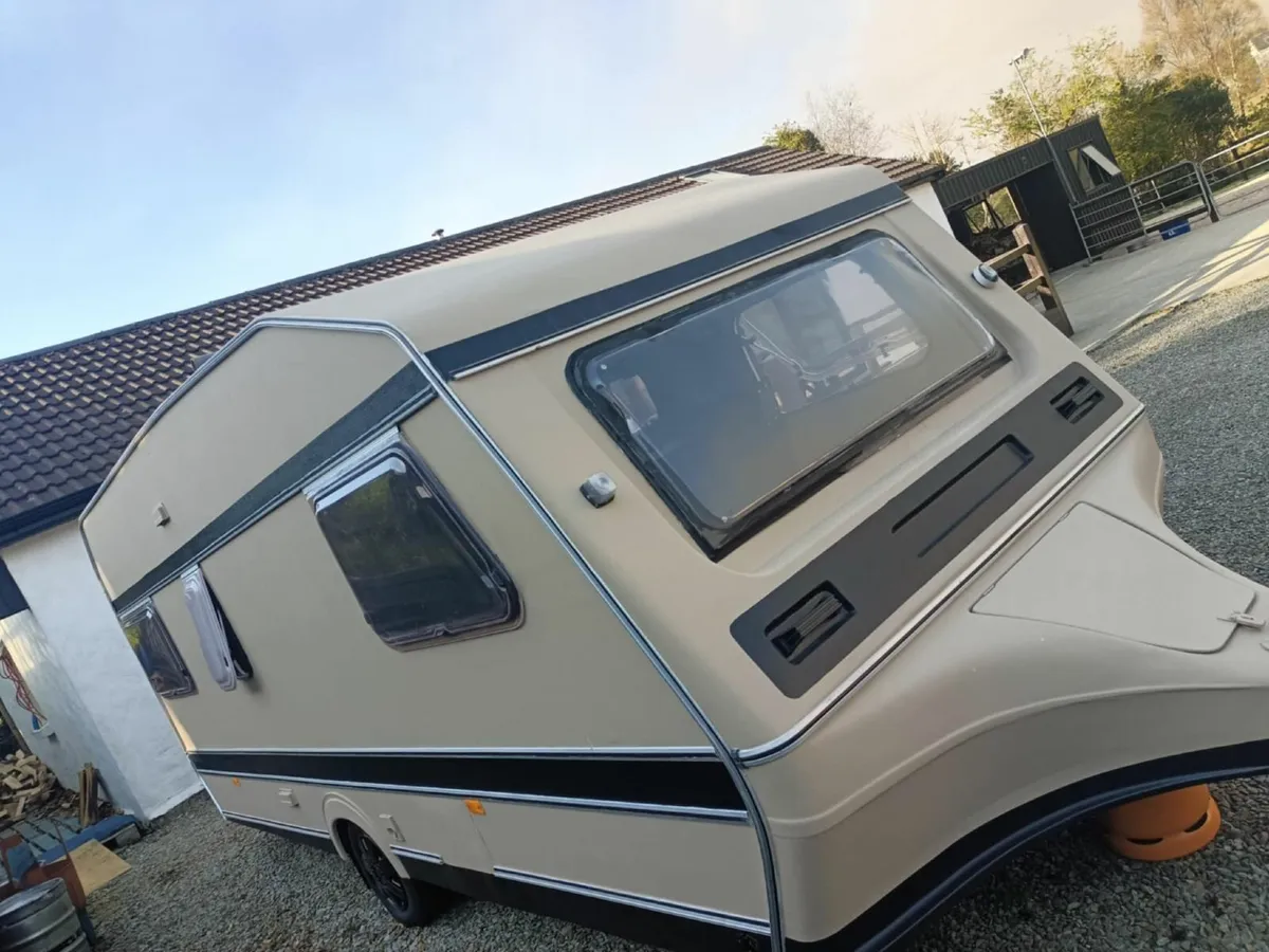 Caravan - Image 1