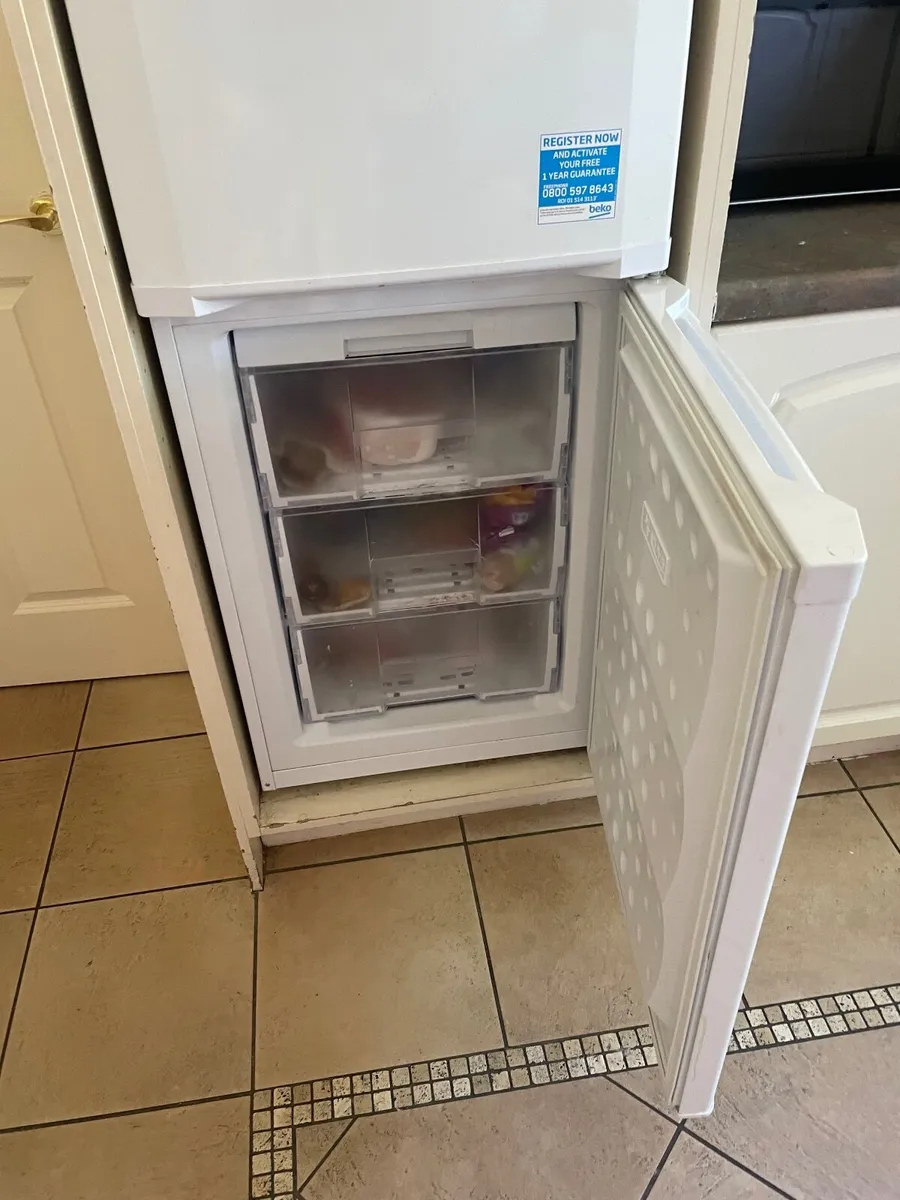 Fridge freezer - Image 2