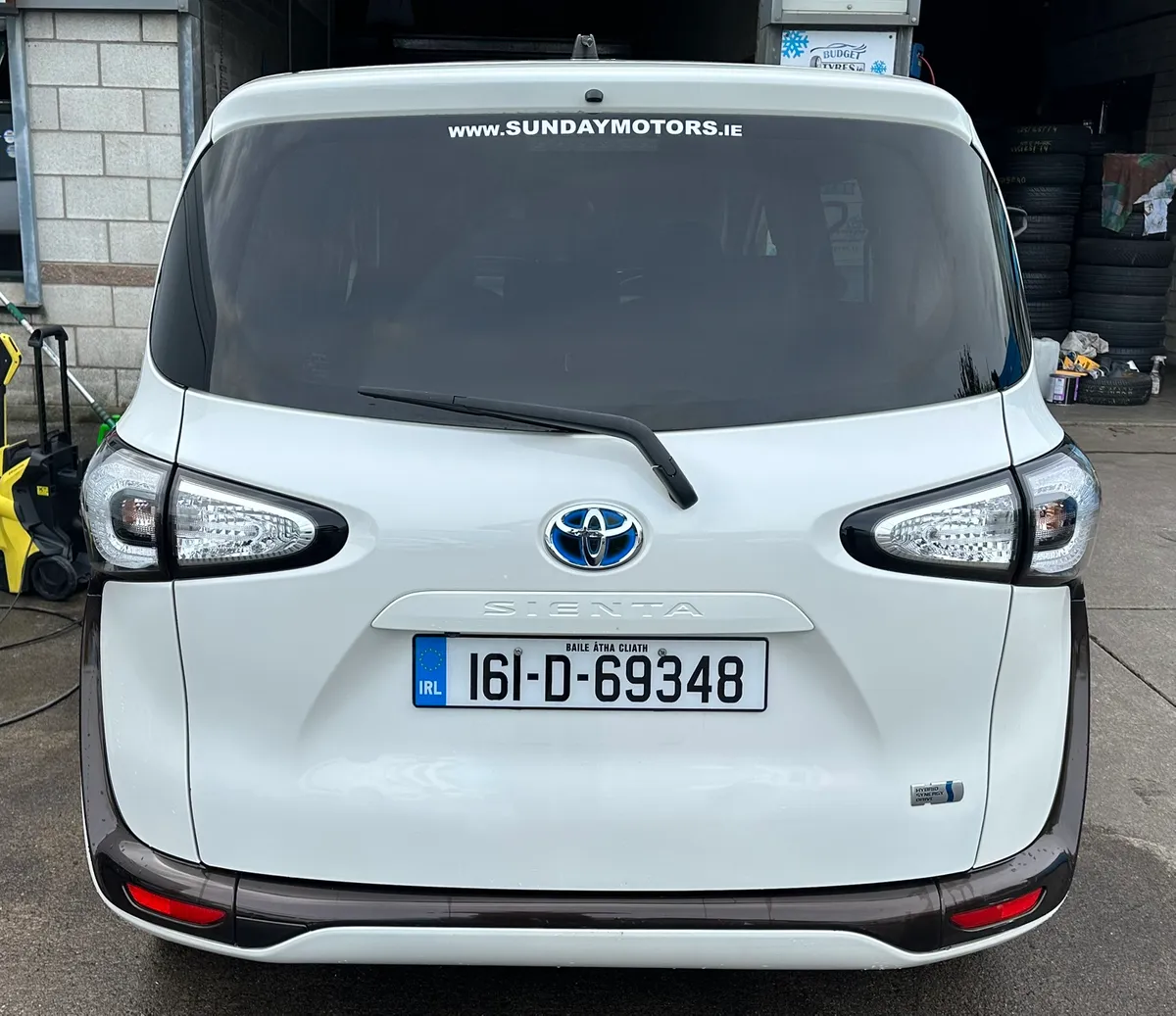 Automatic Toyota sienta 7 seats - Image 4