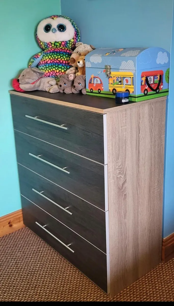 Chest of drawers - Image 1
