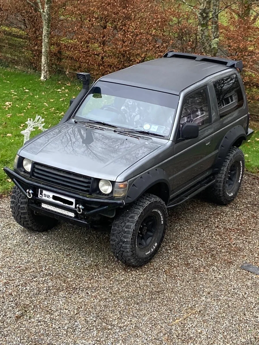 1992 Mitsubishi Pajero - Image 3
