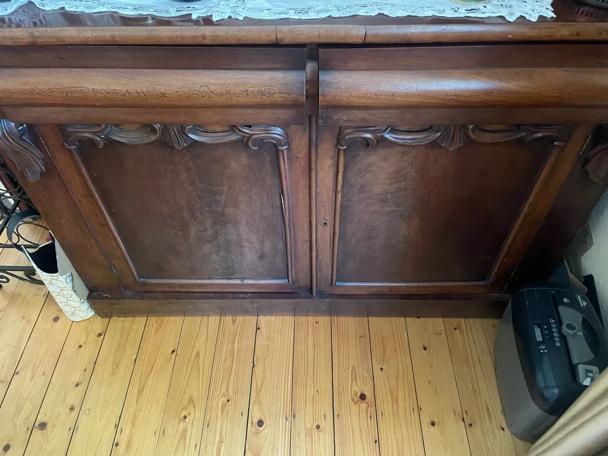 Side board - Image 1