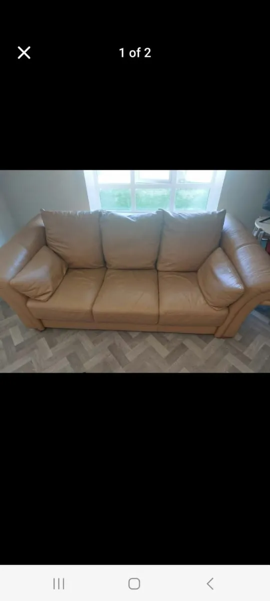 PIQUATTRO 3 AND 2 MATCHING LEATHER SOFAS - Image 2