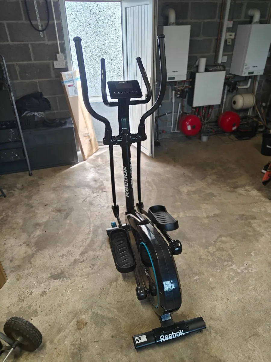 Reebok ZR10 electronic cross trainer - Image 3