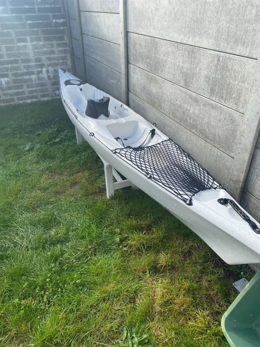 Kayak midway - Image 2