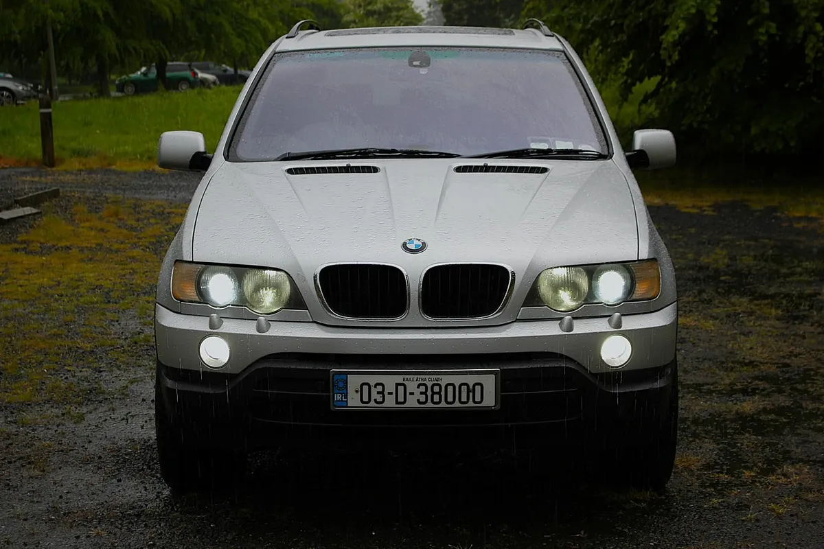 BMW X5 3.0i CREWCAB/ NEW DOE/MINT - Image 1