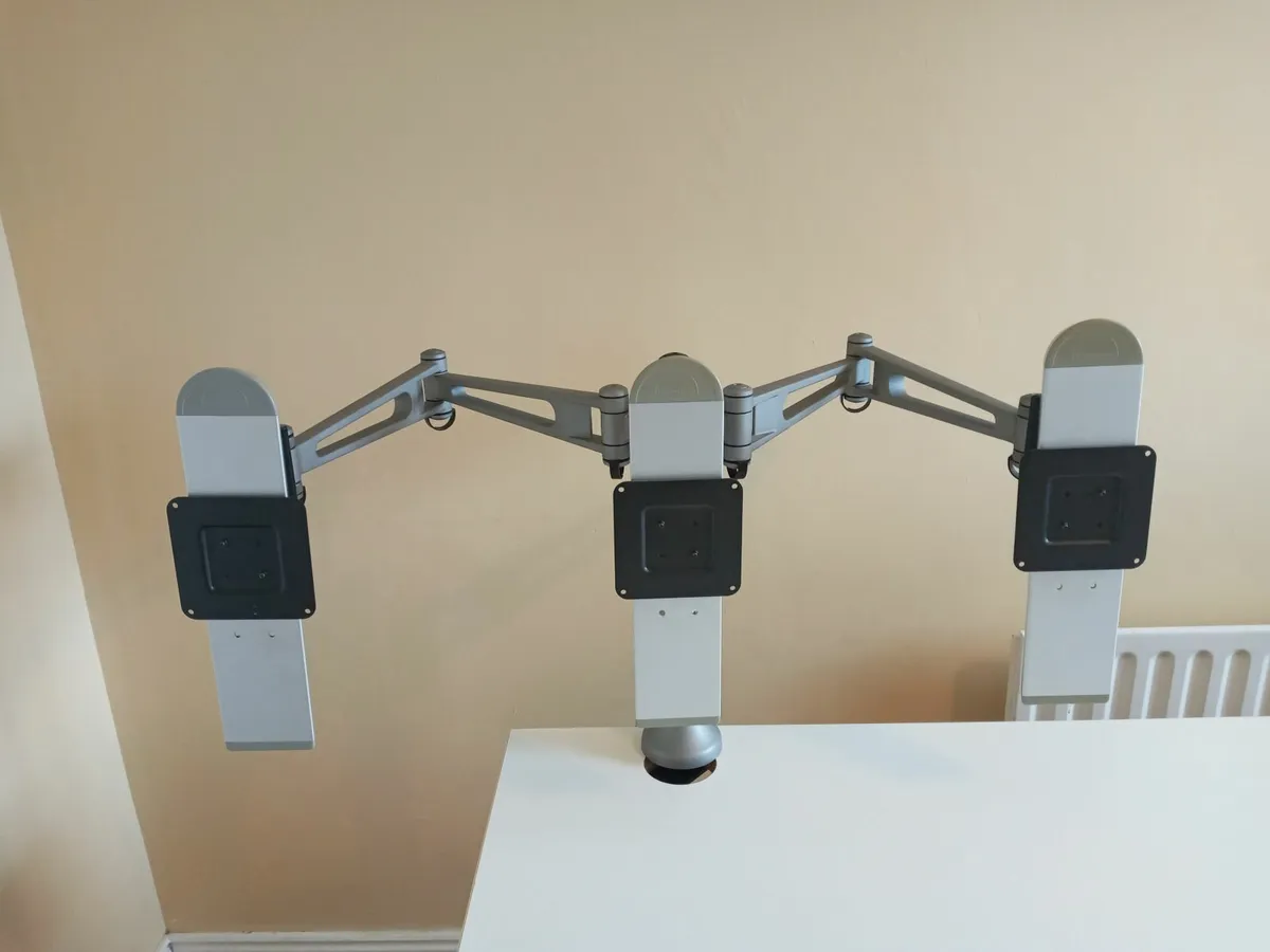 Delivery - Humanscale Triple Monitor Arm - Image 4
