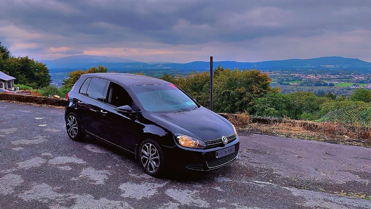 Volkswagen golf - Image 2