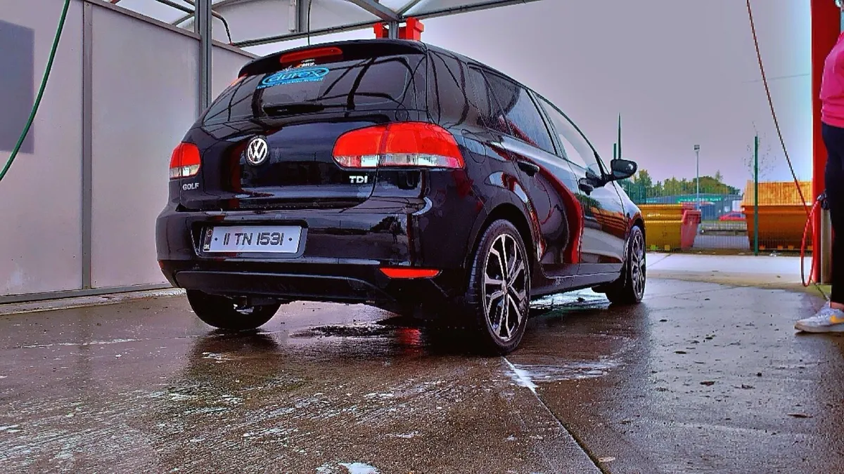 Volkswagen golf - Image 3
