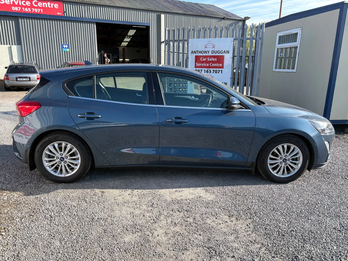 2021 Ford Focus 34km titanium - Image 2