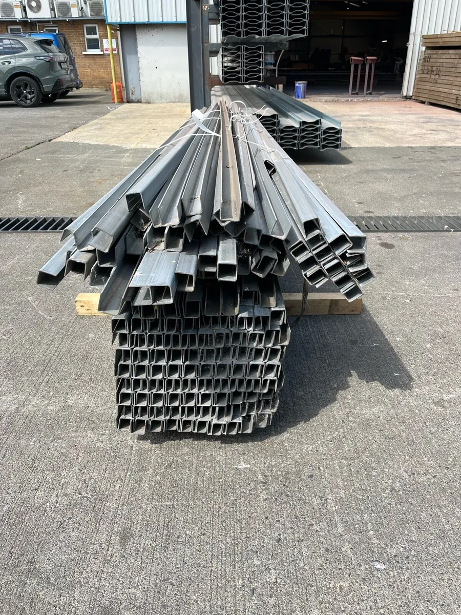 Uni strut - Image 1