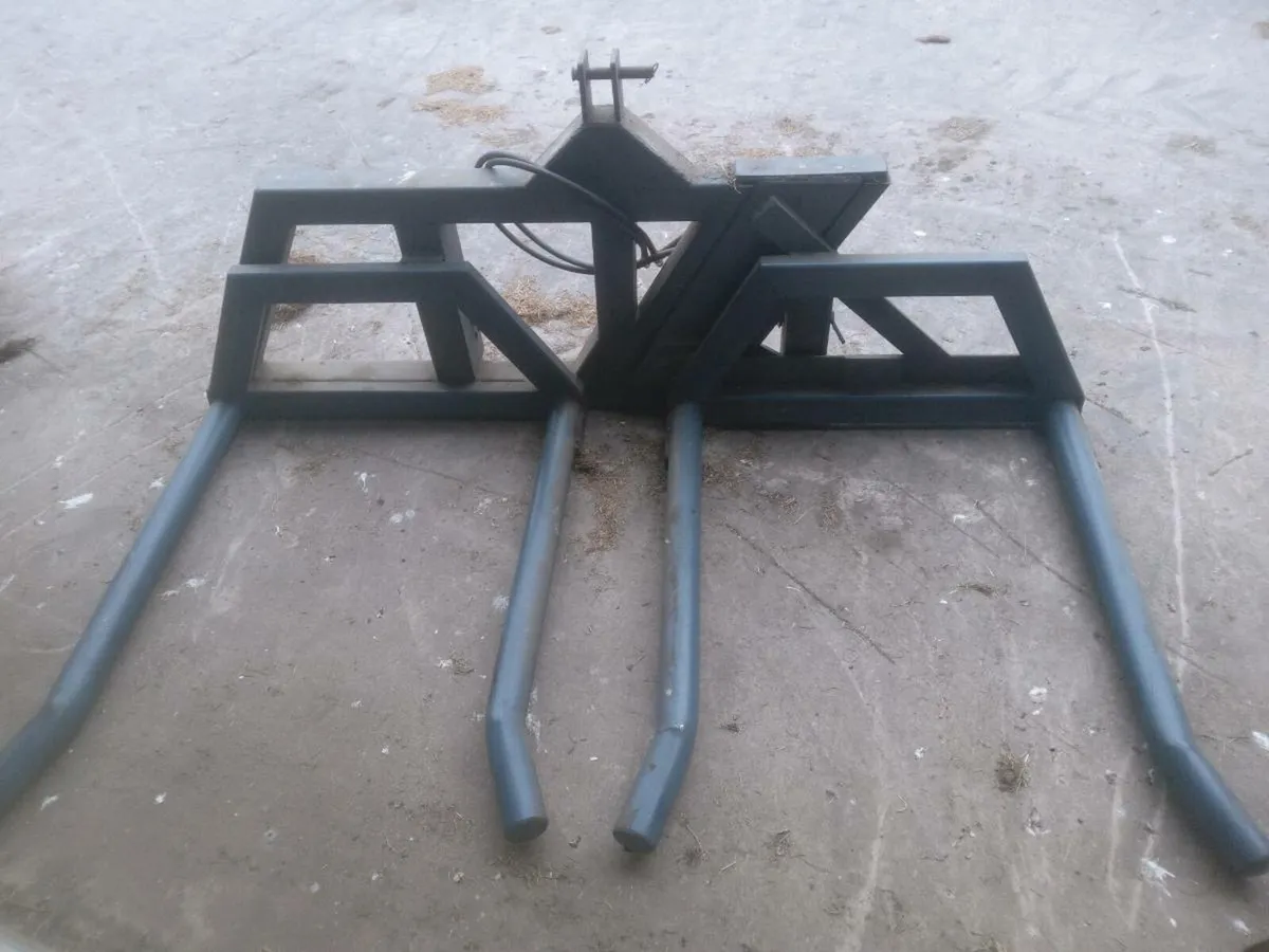 Bale handler - Image 1