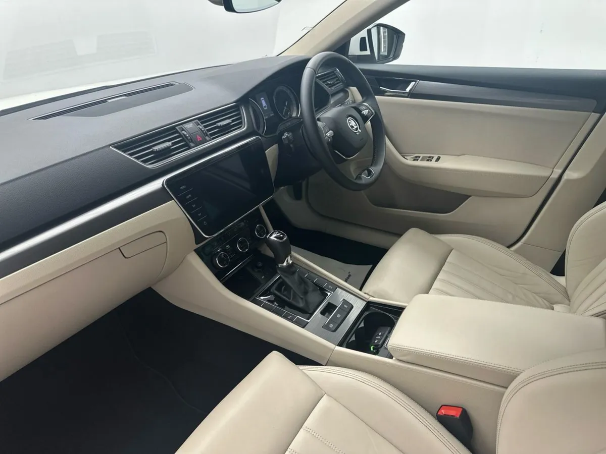 Skoda Superb 2.0tdi Combi STY  dsg   100 P/W - Image 4