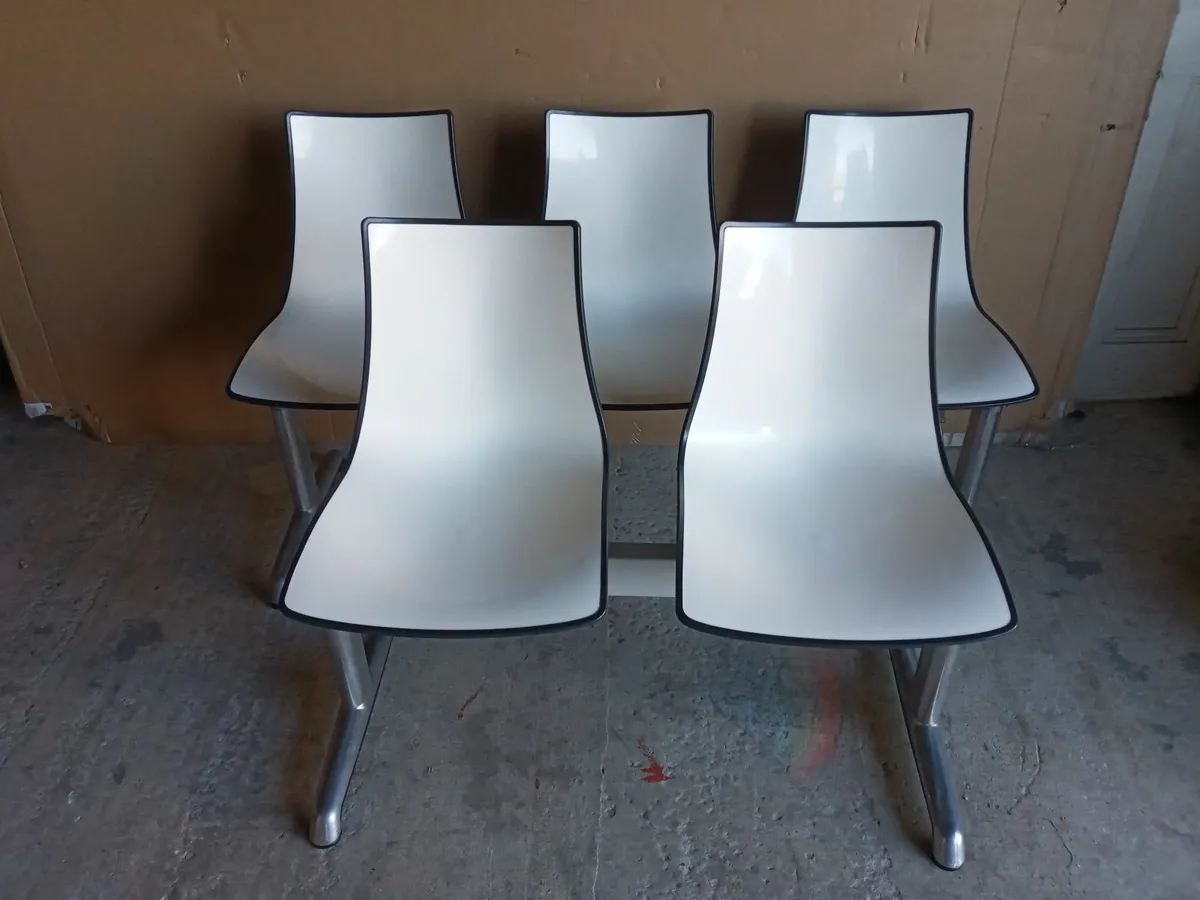 Joblot - 28 x Chairs Clubhouse / Waiting Room - Image 4