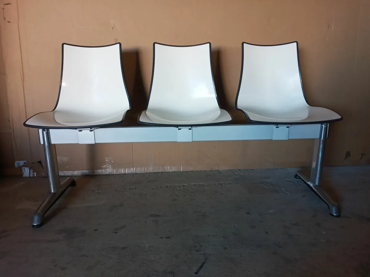 Joblot - 28 x Chairs Clubhouse / Waiting Room - Image 4