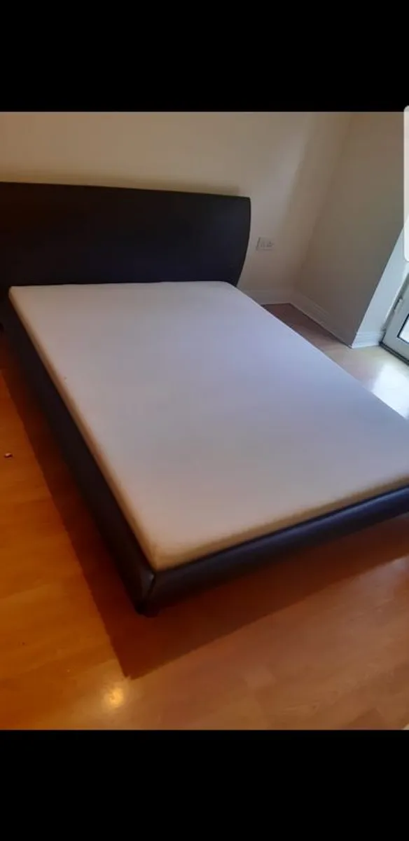 Bed frame kingsize with mattress - Image 1