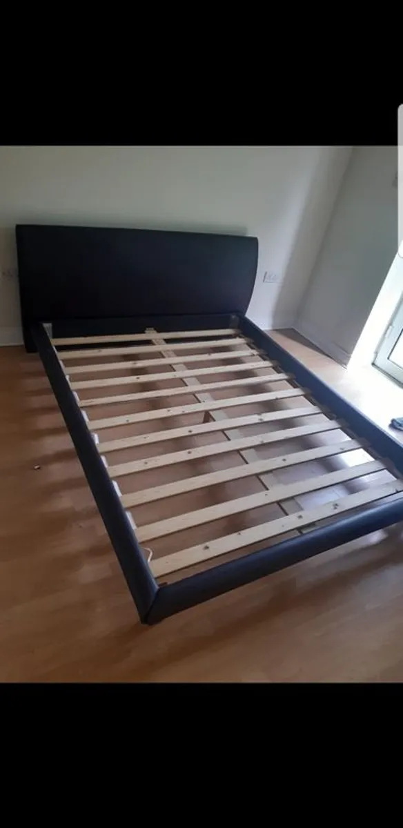Bed frame kingsize with mattress - Image 4