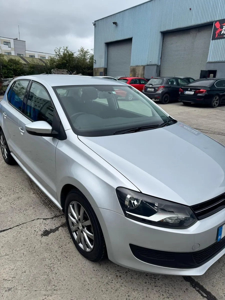 Vw polo 1.2  2014 AUTOMATIC - Image 2