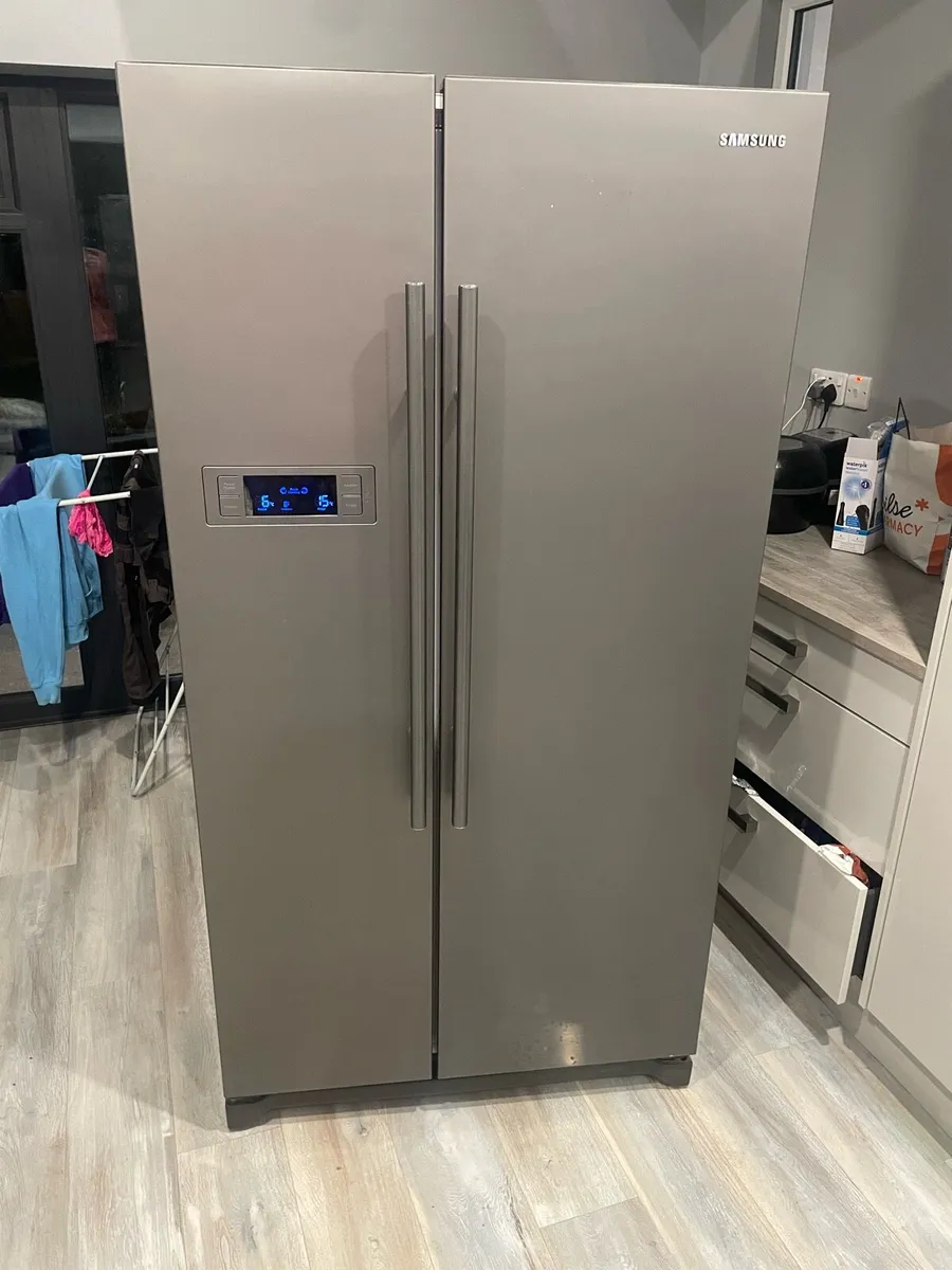 Samsung fridge freezer - Image 1
